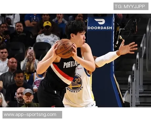 下半场杨瀚森能否逆转局势开拓者领先21分的挑战在等待 下半场杨瀚森能否逆转局势开拓者领先21分的挑战在等待